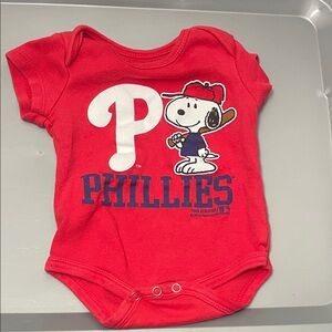 Team athletics Phillies X Snoopy Onsie